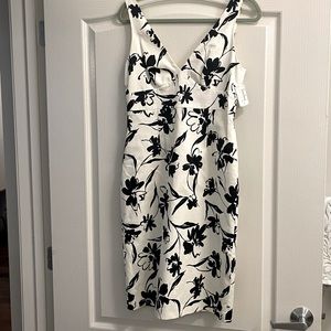 Size 8 David Meister black & white cocktail dress